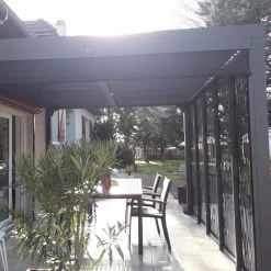 Pergola Bioclimatique Alu Anthracite 10,80m² Toit Avec Lames Ovales Alu + 5 Panneaux Moucharabieh + 1 Rideau Gris – HABRITA -Boutique De Jardin pergola bioclimatique alu anthracite 1080m toit avec lames ovales alu 5 panneaux moucharabieh 1 rideau gris habrita 5